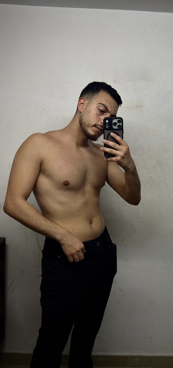 Michosoufia2's tweet image. Still improving. 🙂‍↔️#explorepage #fitness #physique #aesthetic #fitnessmotivation