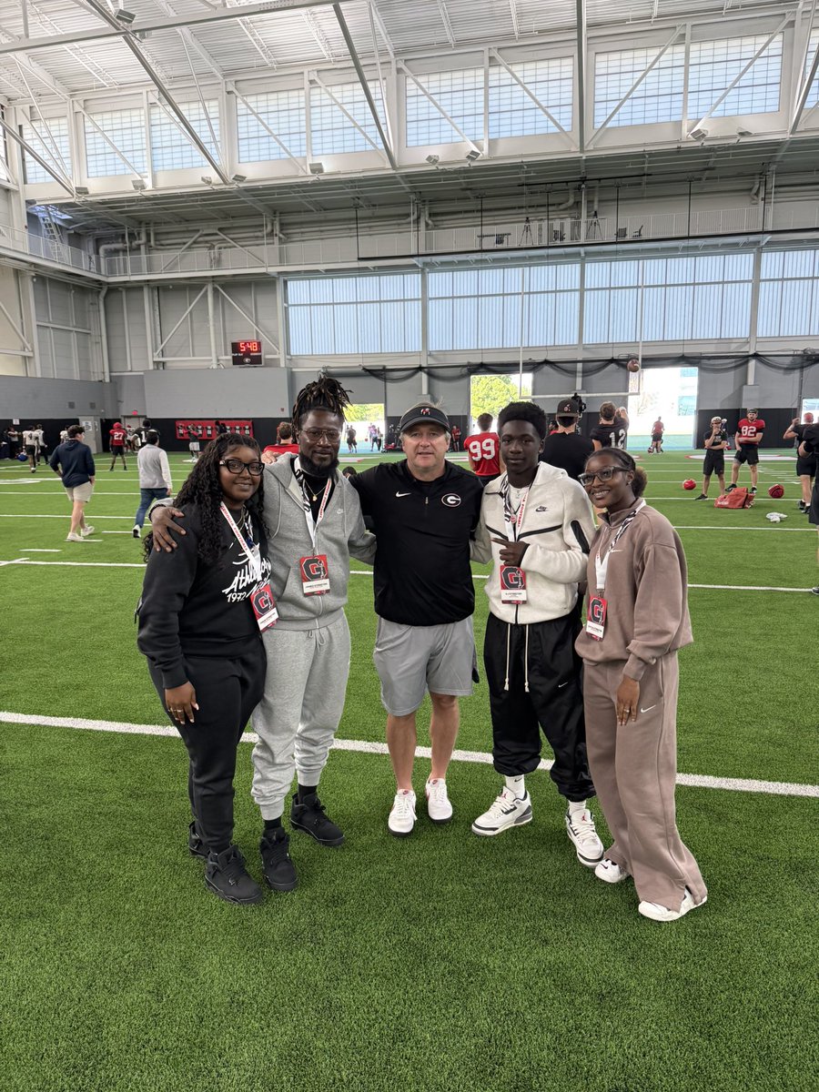 23islive's tweet photo. Had an amazing visit at Georgia yesterday can’t wait to be back #GoDawgs
@Coach_TRob @KirbySmartUGA 
@rockerlee229 @ChadSimmons_
@RustyMansell_ @rockerlee229
@247recruiting @RecruitGeorgia @TomLoy247 @adamgorney https://t.co/Q6VUKV6N0A