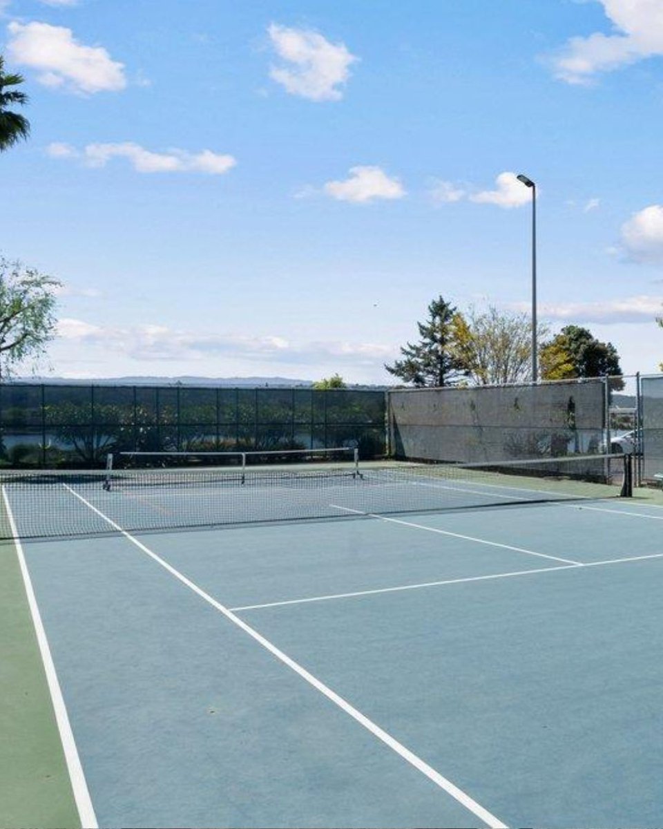 RealtorRumana's tweet image. #FitFriday looks different when it’s built into where you live.

——
Rumana Jabeen - REALTOR®
650-743-4503 | DRE# 01296366
Keller Williams Peninsula Estates
#FitFriday #FosterCityLiving #ActiveLifestyle #BayAreaHomes #LiveBetter