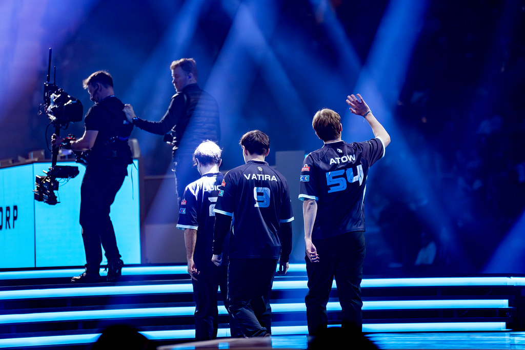 RocketBaguette's tweet image. ✅ Contrat rempli pour la @KarmineCorp qui valide son Top 6 #RLCS ! 

3-0 vs. Kalogeras
3-1 vs. Manchester City

La suite du parcours en Playoffs dès demain pour la #KCORP !