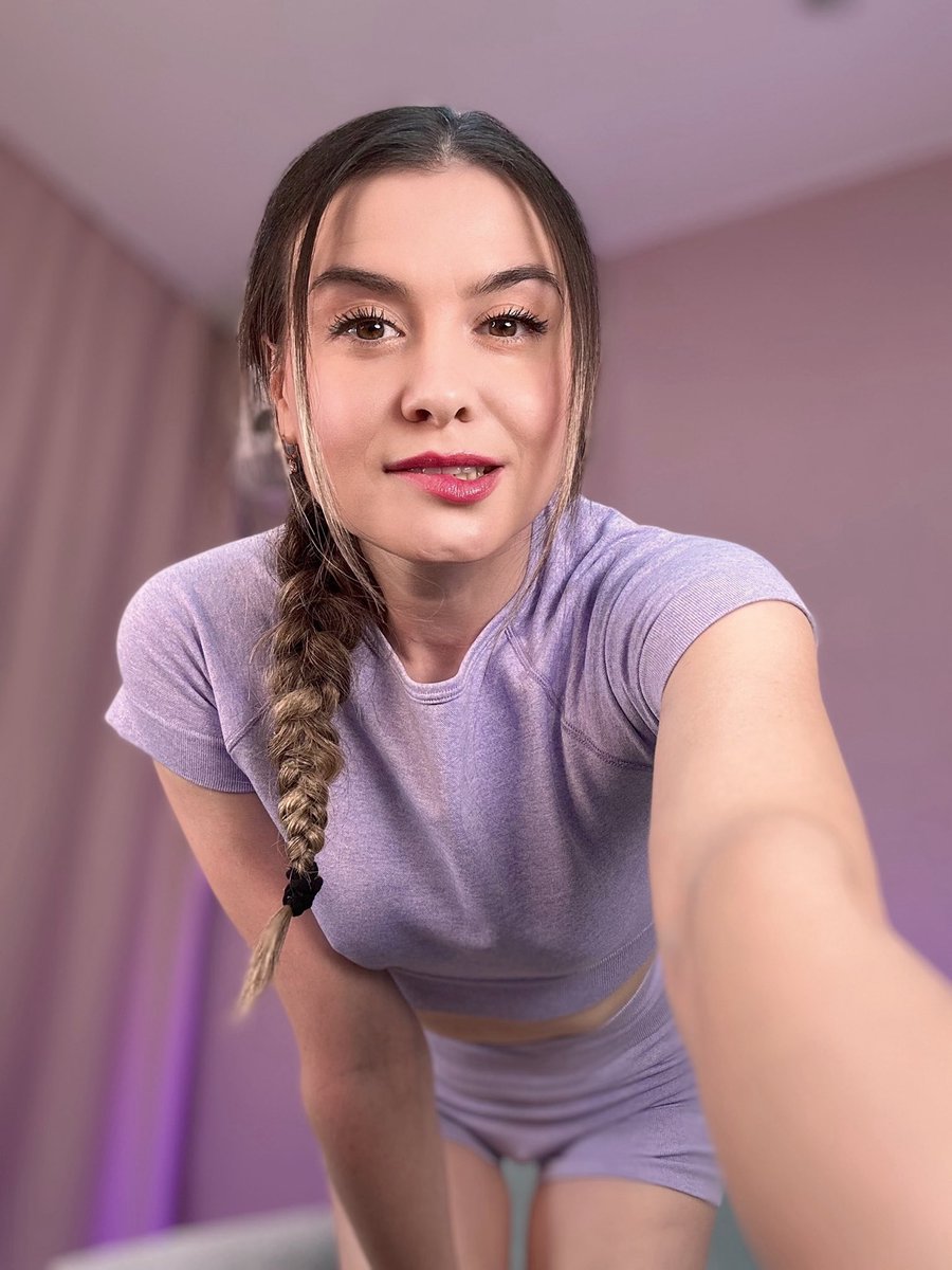 CindySweetlove's tweet image. I am online 😍

#influencer #adult #nsfw #camgirl