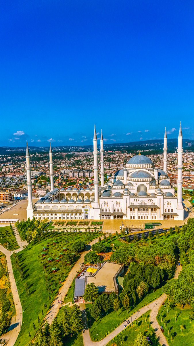 📍 Üsküdar / Çamlıca Camii 

📸Üsküdar Keşfet
