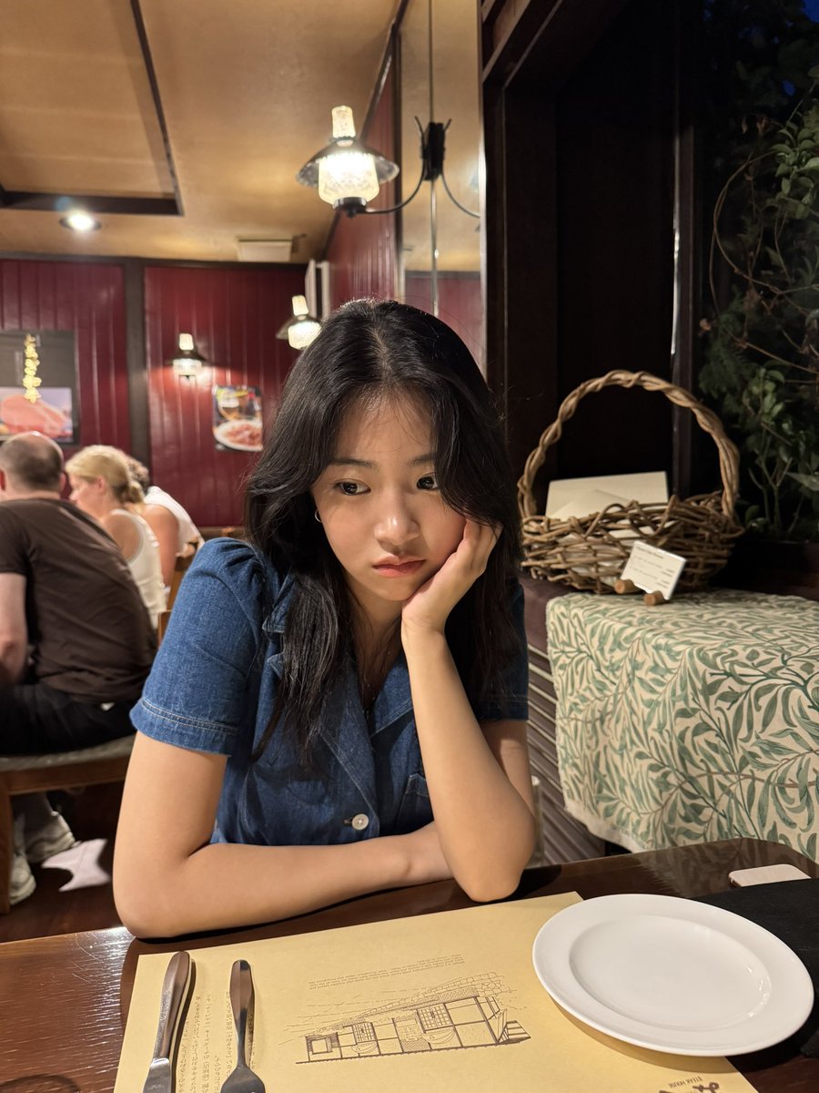 Aran updates tweet media