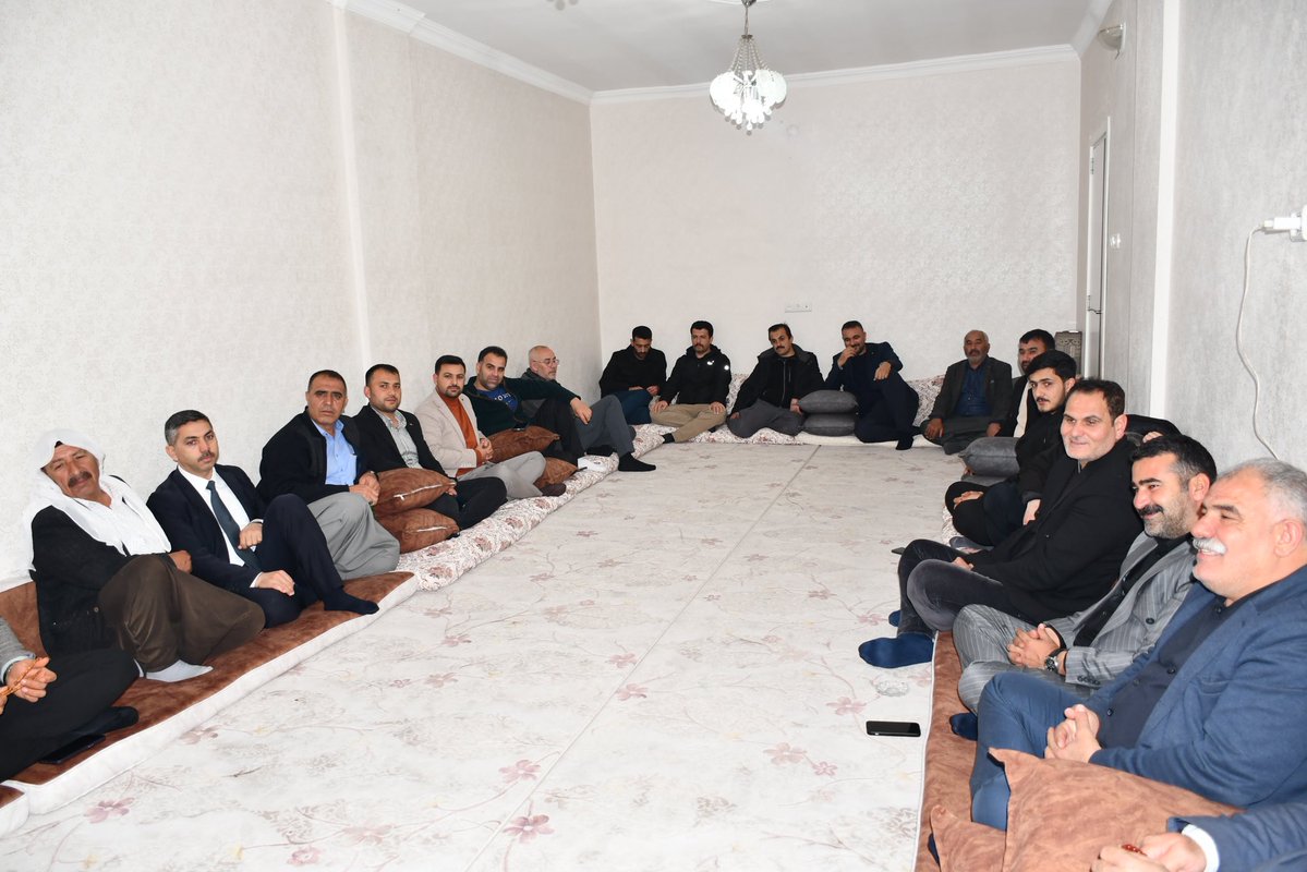 İslam Birliği Teşkilatı Parlamentolar Birliği (İSİPAB) Komisyon Başkanı, Milletvekilimiz Abdurrahim Dusak, İlçe Başkanımız Süleyman Elgün ve Yönetim Kurulu üyelerimiz ile birlikte, Yönetim Kurulu Üyemiz Ali Ebeleme’nin hanesinde çay eşliğinde samimi bir sohbet gerçekleştirdik.