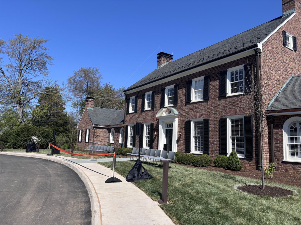 Larry Sabato tweet media