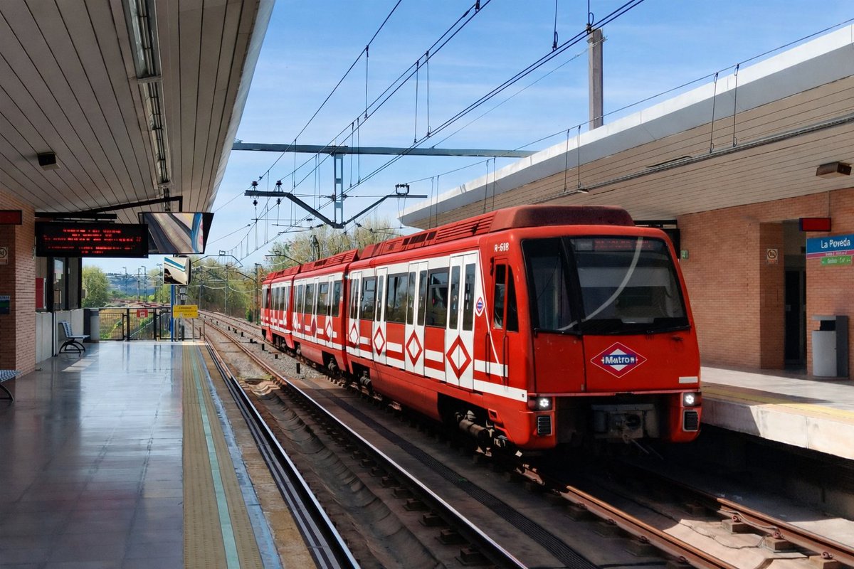 This station is Exeter St. de!vi ≷ tweet media