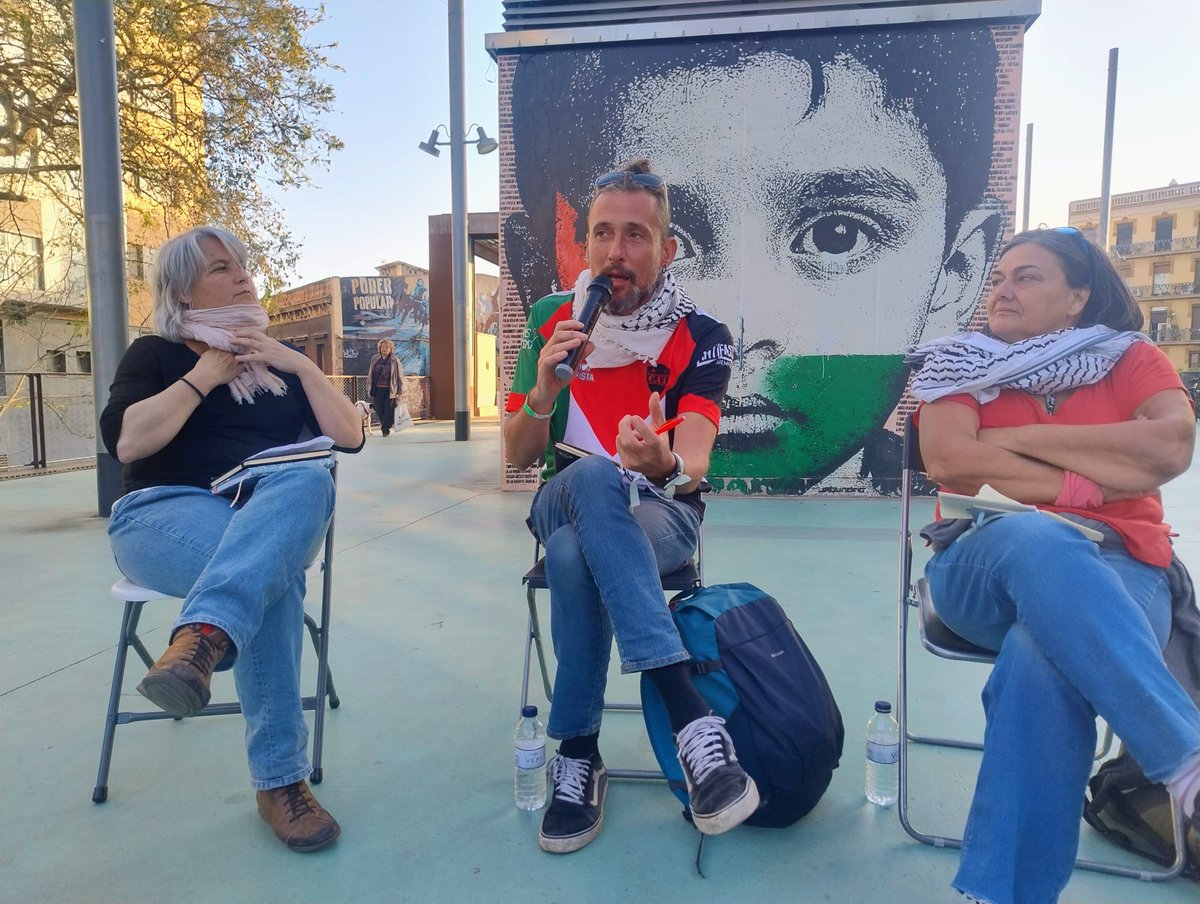 luchainternacio's tweet photo. Aquesta tarda hem fet a #Barcelona una xerrada amb els companys de la @UitCi, @eze_peressini
i @monschlotthauer, que han arribat d'Argentina i diumenge sortiran amb la @gbsumudflotilla rumb a Gaza per trencar el bloqueig i denunciar el genocidi sionista i els seus còmplices. ✊🏽🇵🇸 https://t.co/v4xaQYEakn
