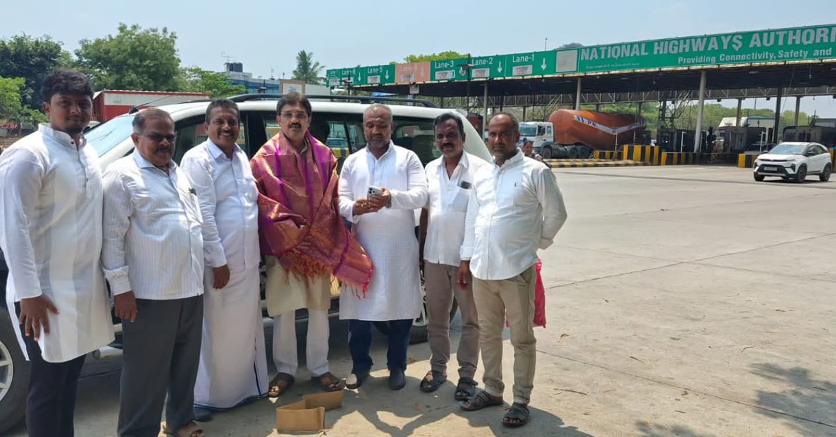 Today Myself With our Minority team Welcoming our <a href="/tnccminorityin/">TNCC MINORITY DEPARTMENT</a> Incharge @AhmerIslam_Ji at Krishnagiri Dt.

<a href="/INCIndia/">Congress</a> <a href="/INCMinority/">Congress, Minority Department</a> <a href="/ShayarImran/">Imran Pratapgarhi</a> <a href="/ariefaicc786/">Mohammed Arief</a>