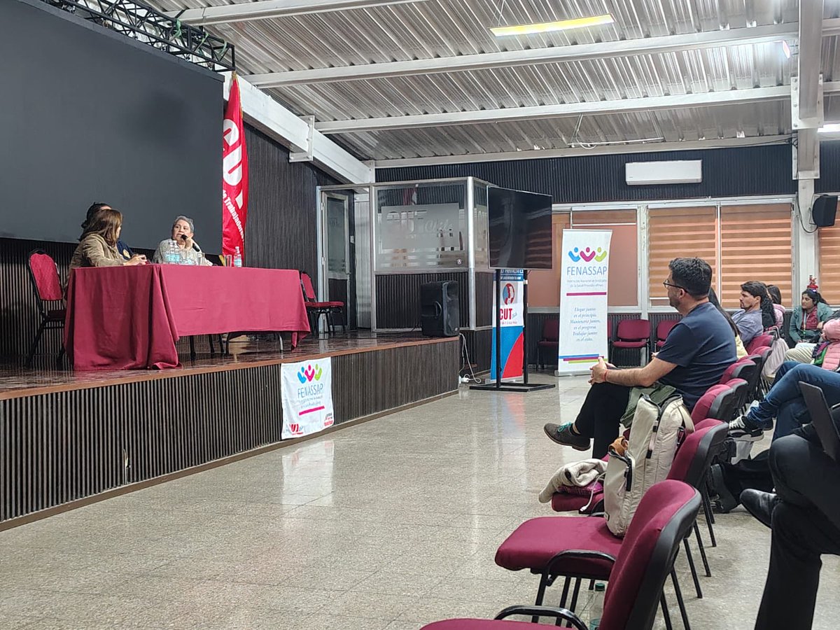 fenassap's tweet photo. 🗣️➡️Finaliza Encuentro Salud Privada 2026, con un llamado de las federaciones del sector  a movilizarse este próximo Primero de Mayo, a seguir activando la unidad y participación, y seguir en la defensa del trabajo decente, la salud digna y el fortalecimiento sindical. https://t.co/UXcPTW1RpS