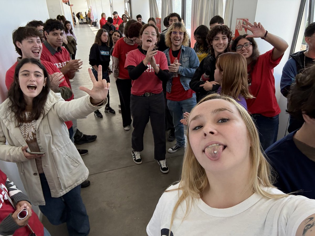 PrettyBlond1e's tweet image. Zurdos siendo zurdos
Fin.

#ulla  #lla #pts #ZurdosDeMierda