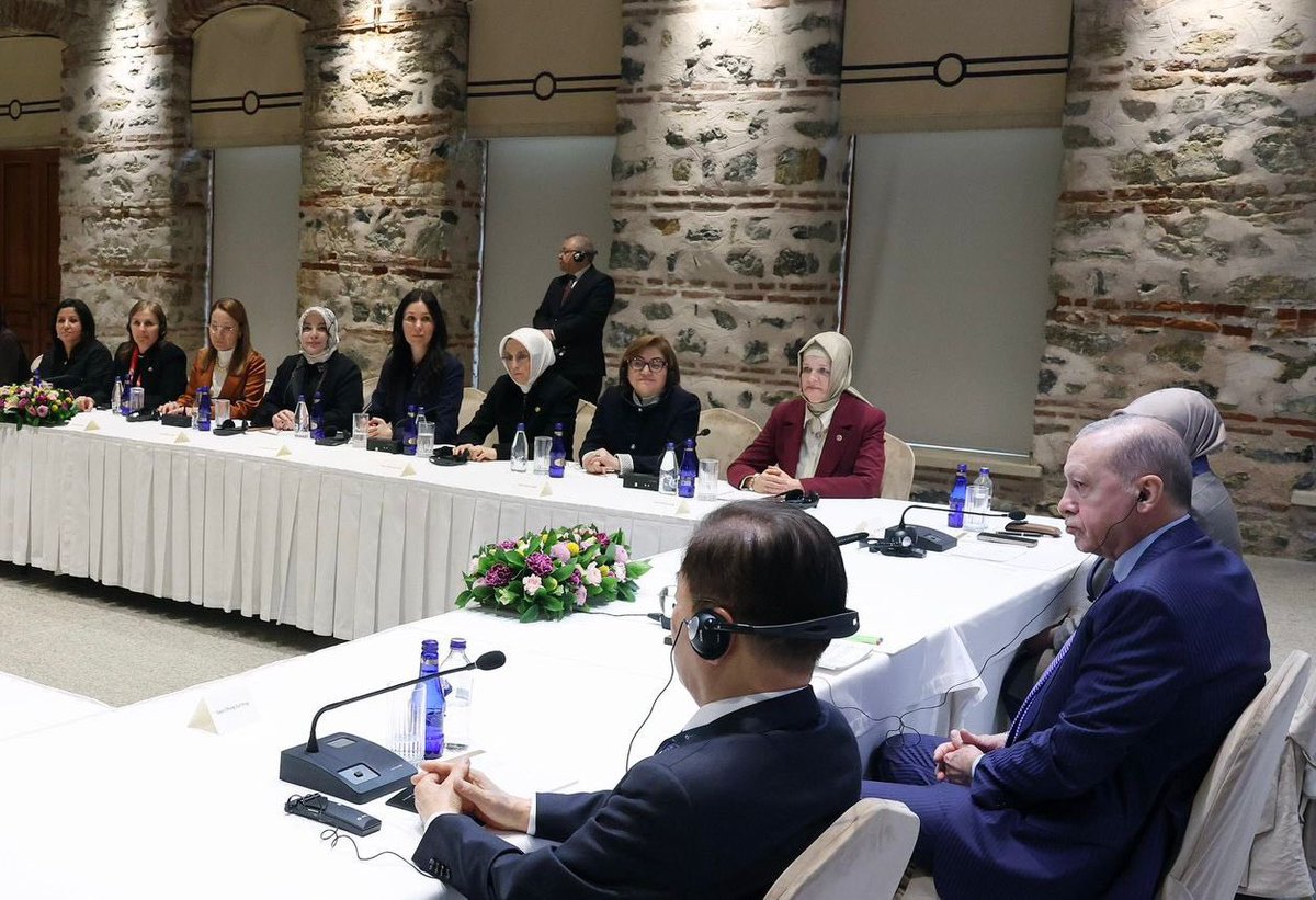 Fatma Şahin tweet media