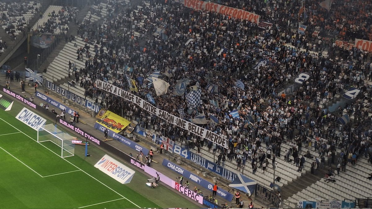 Enzobuonalana's tweet photo. Le CU84 "Un logo à l'image de votre saison : une belle merde" @maritimamedias #TeamOM #OMFCM https://t.co/Qd1nHGe8FN