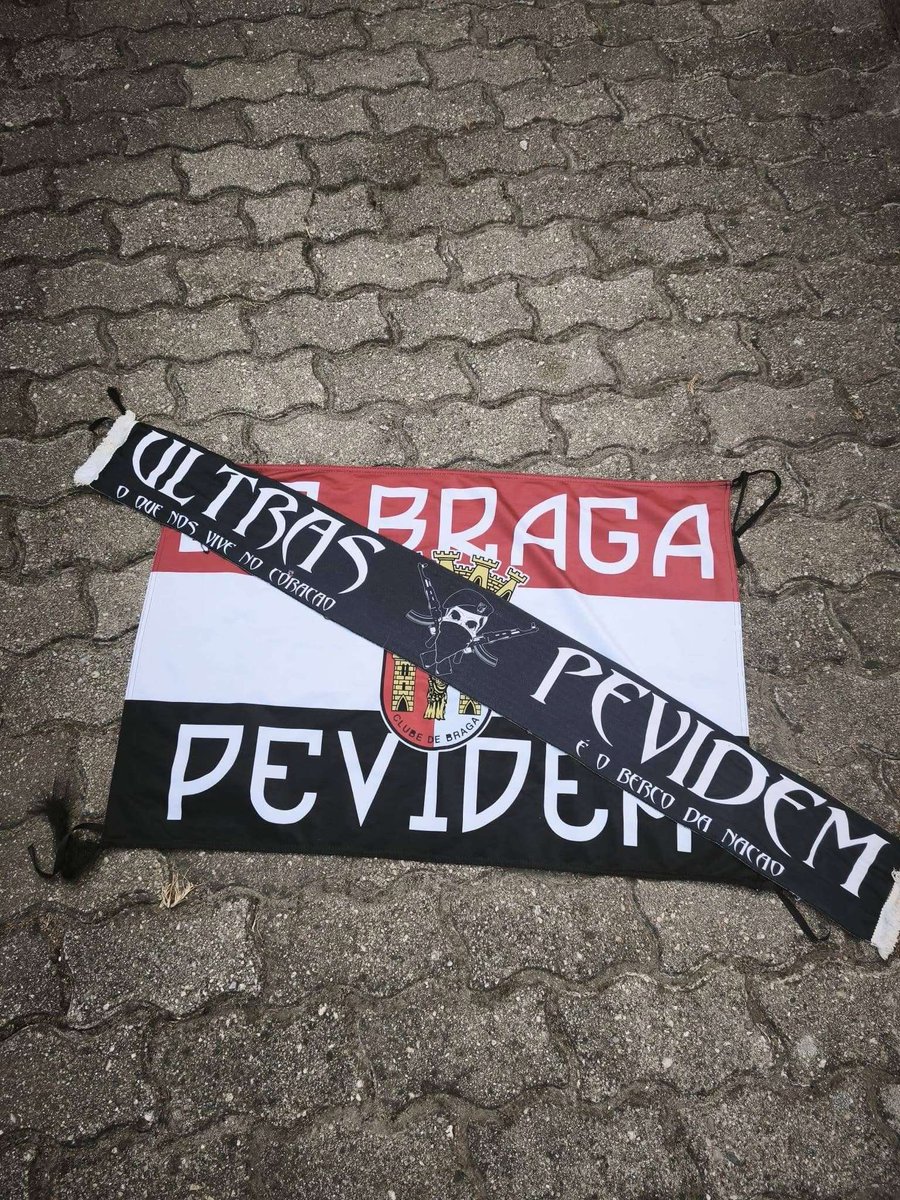 Ultras Pevidém (White Angels) conquista bandeira SC Braga "Pevidém" exibida no ultimo jogo em moreira de cónegos.