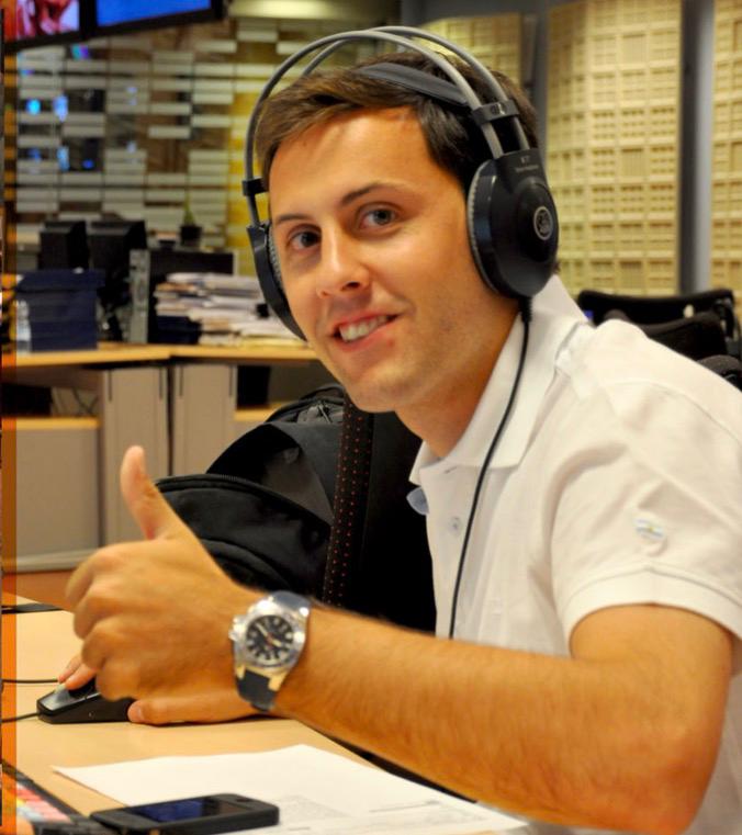 RNEdeportes's tweet photo. ¡El Girona le planta cara a un renovado Madrid en #LALIGARETRO!

⚽️@realmadrid🆚@GironaFC
⏰21h
🏆@LaLiga
🏟️Bernabéu

🎙️@MuelasRNE y @luiscastroluna
🗣️S. Sauca y M. Torres

📻#TableroDeportivoRNE con @miguelangmendez, @Silviaverdec y @PerezNoyaJuanma 👉 https://t.co/x1RZgdawYa https://t.co/zPZq8tBu2X