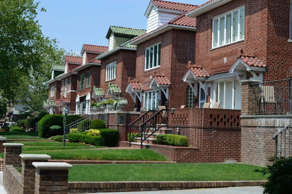 RFeight's tweet photo. I've seen it in the Florida markets over the last few years. Is U.S. Housing Starting to Crash? https://t.co/Vh7rsuRvq1 https://t.co/Gf8jl4eNzc