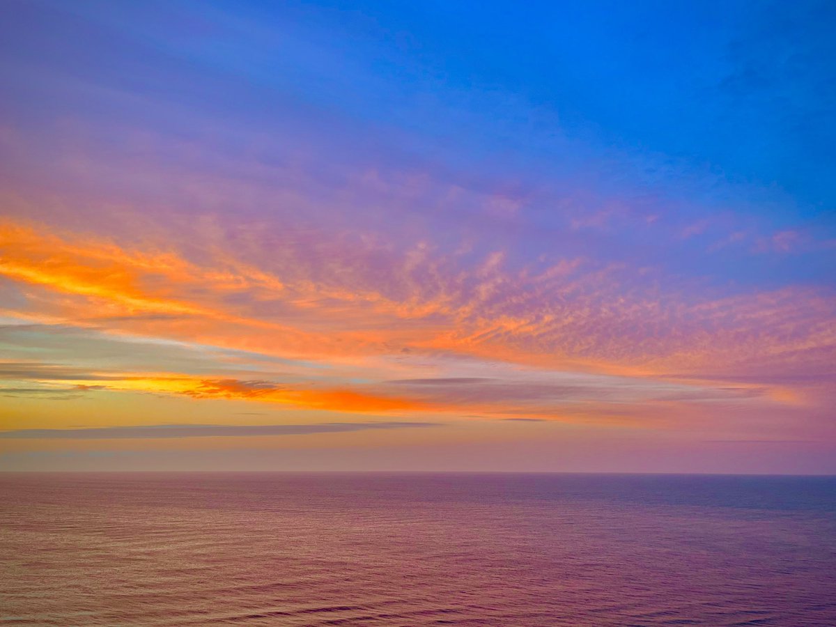 TractorWalking's tweet image. Sunny but a bit chilly in Cromer, East Runton and Overstrand today… @WeatherAisling @ChrisPage90 @StormHour @metoffice #loveukweather #Norfolk