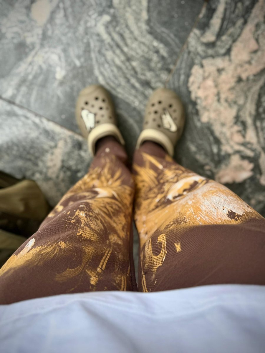 Sarkin_tech's tweet image. Are you a bug?
Because I can’t stop thinking about you… 😭
And the crazy part?
I don’t even want to fix it.
Normally I’d debug, fix, and move on…
but this one?
I’m letting it stay.
#DevLife 😌 #StDev #Sabigo