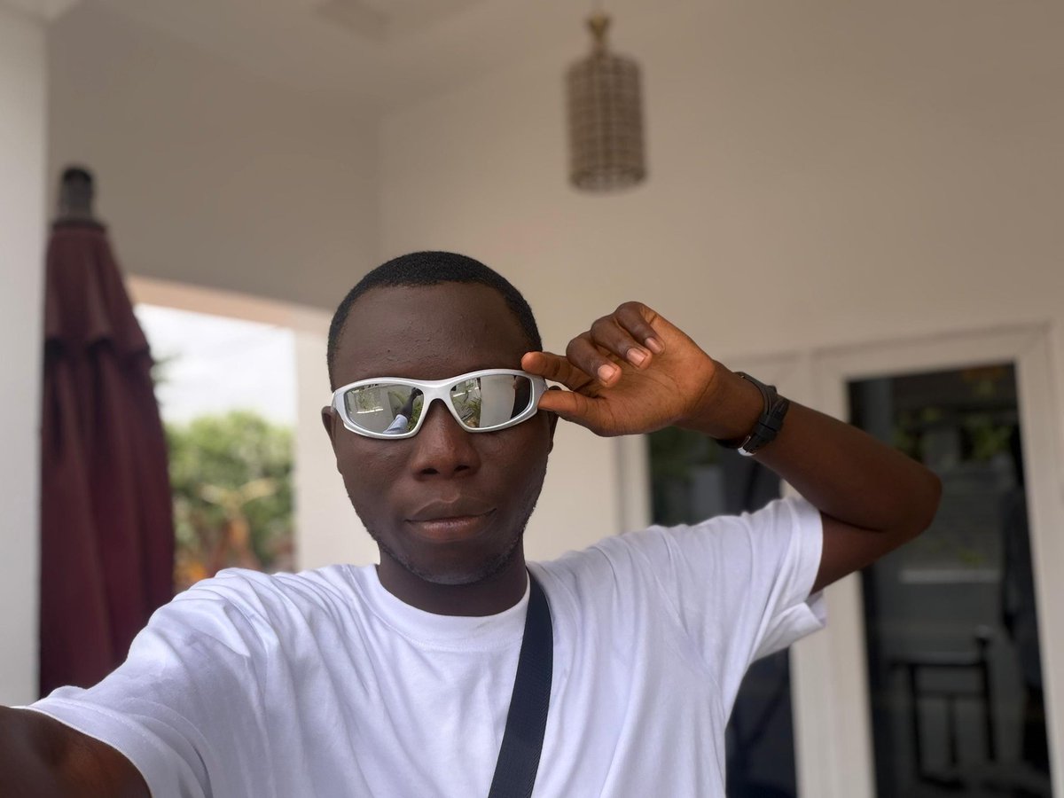 Sarkin_tech's tweet image. Are you a bug?
Because I can’t stop thinking about you… 😭
And the crazy part?
I don’t even want to fix it.
Normally I’d debug, fix, and move on…
but this one?
I’m letting it stay.
#DevLife 😌 #StDev #Sabigo