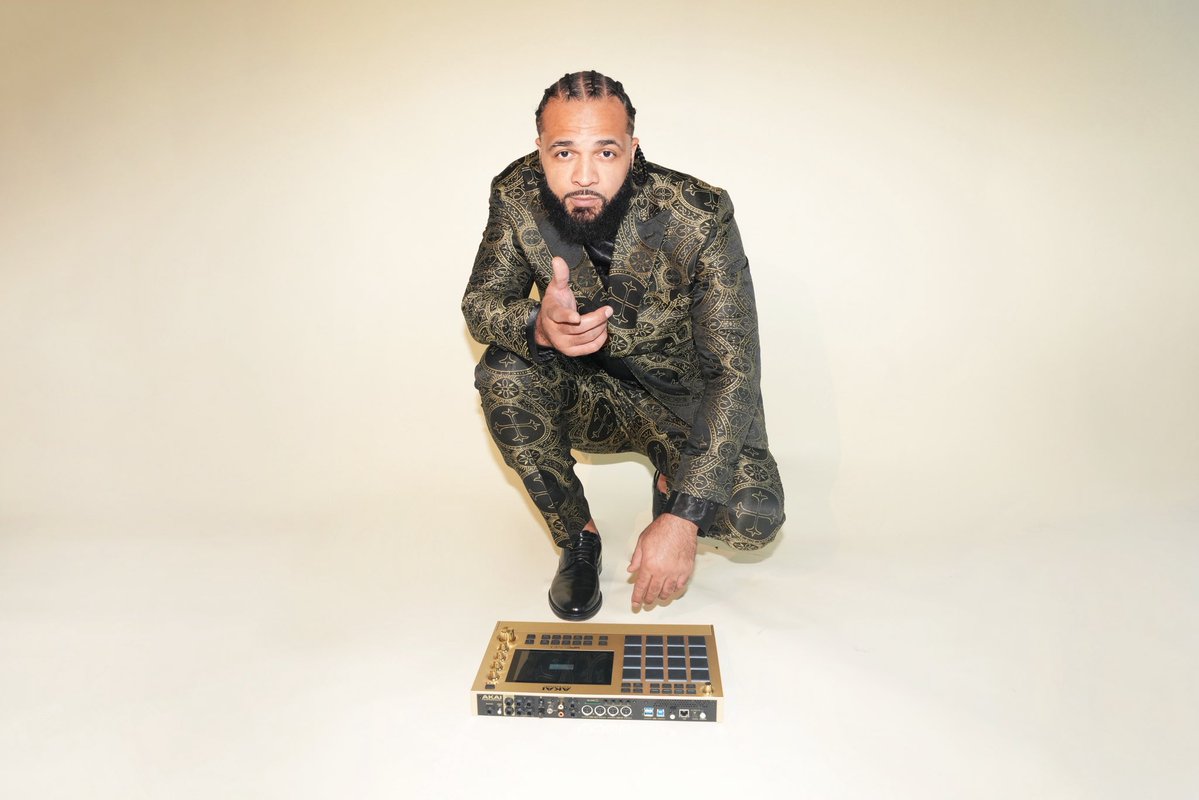 MsJoseline's tweet image. He's not only a #musicproducer or A #ceo of A Streaming App or A entrepreneur But he is A Father And Most Amazingly My Husband. And he's An Amazing Chef. He be in the kitchen 🧑🏾‍🍳 I married him cause he is domesticated 😅

Have you seen his new tv show! Streaming on his network 🥵