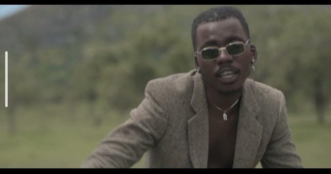 Sir Bastian tweet media