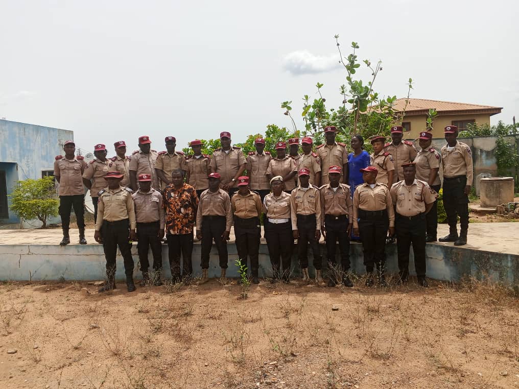 FRSCNigeria's tweet photo. and better traffic control along Corridor 1. Increased enforcement presence has enhanced compliance among motorists, as prompt response to road incidences are already topnotch. 

The exercise has also boosted morale and reinforced accountability, https://t.co/ccnUz5WvE9