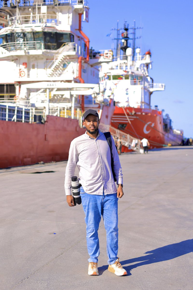 DiabyShafie's tweet photo. Waxa aan kawada qayb-Galney Aniga iyo Agaasime Guud @AbdirisakAhmed0 munaasabadda soo dhoweynta Markabka qodaya Shidaalka Soomaaliya. Guul ayaa u rajaynayaa shacabka soomaaliyeed.
@MPortAuthority https://t.co/LYWMAjhCTE