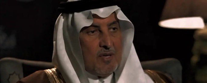 alaarthy's tweet photo. دستور يالساحل الغربـي
فلّيت في بحرك شراعـي
ياموج هوّن علـى قلبـي
داعيه من شطّكـم داعـي
اللي لهـا مبسـمٍ عذبـي
رعبوب و عيونها وساعي
مملوحـه زادهـا ربّـي
لفتة ظبي يـوم يرتاعـي
لو ما تهيّت على دربـي
لقتنـي بدربهـا ساعـي
حنّيتها من حمـل ذنبـي
لى مت  وعيونها تراعي❣️. https://t.co/m4s8qM9cPZ