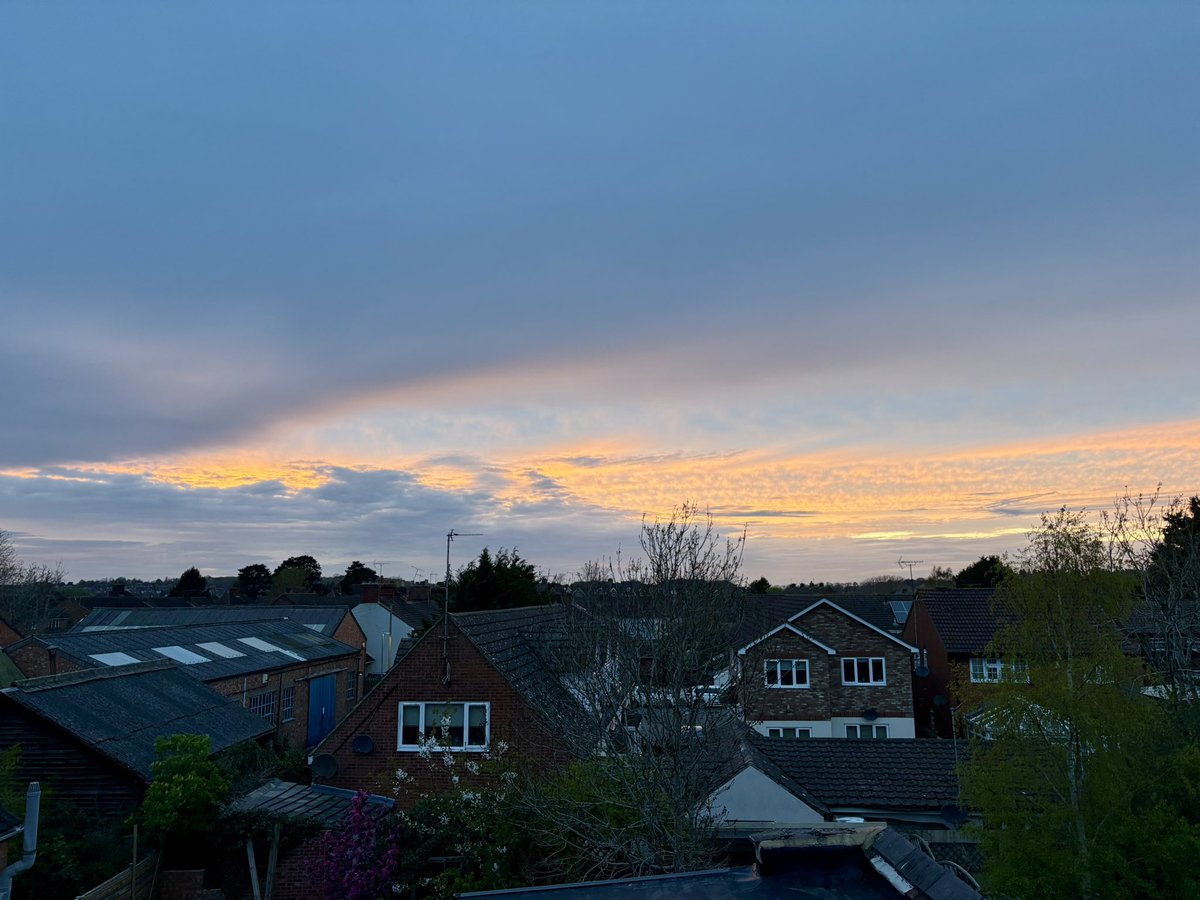 barbosavl's tweet image. Sunset a few minutes ago
#sunset #views #loftview
