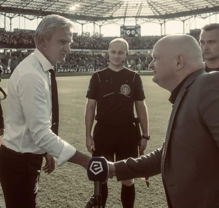 m_bartoszek77's tweet photo. Do tej pory trudno uwierzyć… 

Jacku dziękuję Ci za sportową rywalizację zawsze w duchu fair play. Byłeś nie tylko świetnym trenerem, ale przede wszystkim świetnym człowiekiem. Polska piłka straciła wielką postać. 

🕊️ https://t.co/2TfA7OplGa