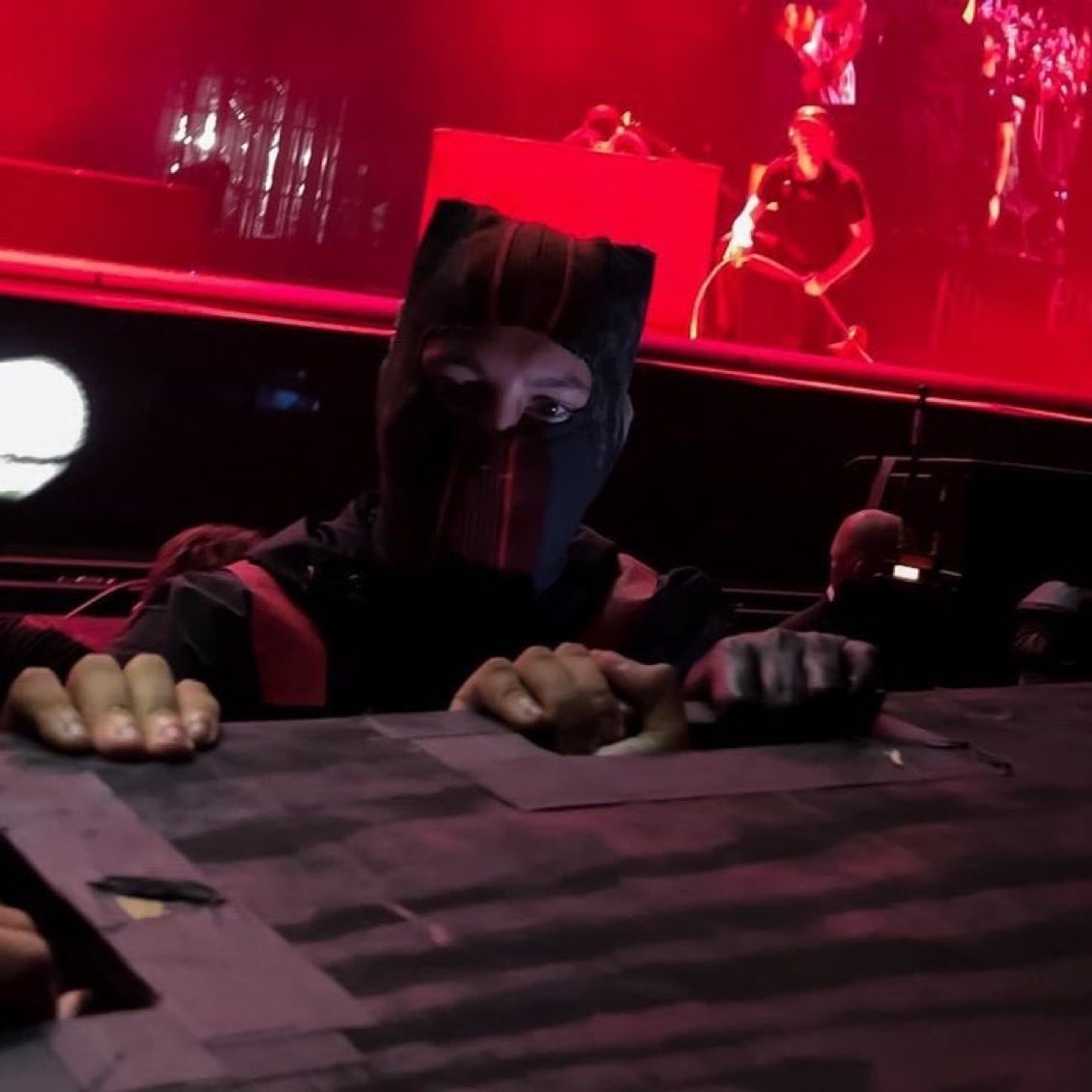 .øde ⊬ tweet media