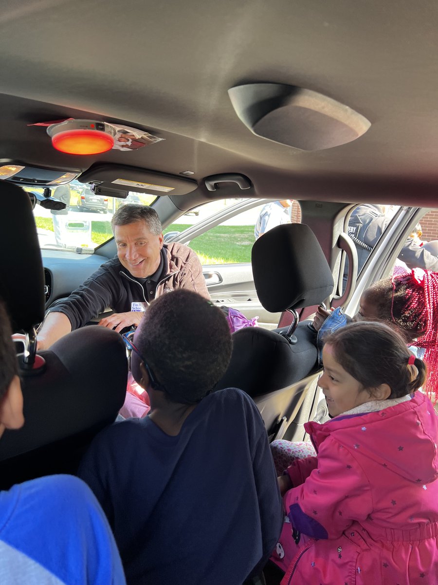 mcpnews's tweet photo. Officer Romano and the 6D team had a fantastic time inspiring future leaders at Summit Hall Elementary School’s Career Day! 🚔✨

Students got a hands-on look at what it takes to be a police officer, including trying on a bulletproof vest and riot gear.

#MCPNews #MCPD @MCPD6DCommander