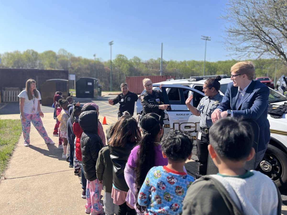mcpnews's tweet photo. Officer Romano and the 6D team had a fantastic time inspiring future leaders at Summit Hall Elementary School’s Career Day! 🚔✨

Students got a hands-on look at what it takes to be a police officer, including trying on a bulletproof vest and riot gear.

#MCPNews #MCPD @MCPD6DCommander