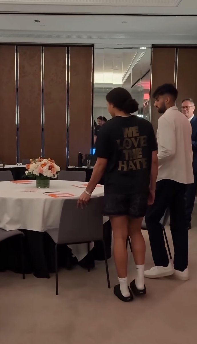 st4rzinq's tweet image. “ we love the hate” #aura