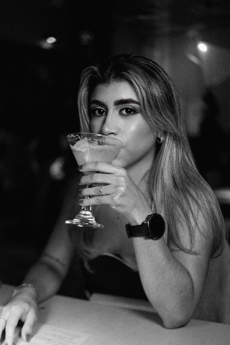 no encontré en muchas mujeres lo que sólo vi en tus ojos