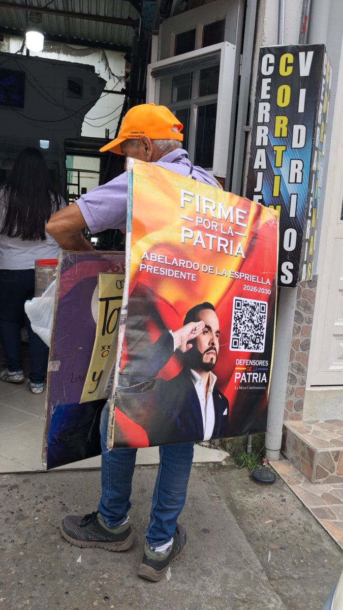 LemaPuerta1's tweet image. #Ejemplo a imitar... así es la campaña del próximo presidente de Colombia @ABDELAESPRIELLA  ... del pueblo, con mesura pero con convicción