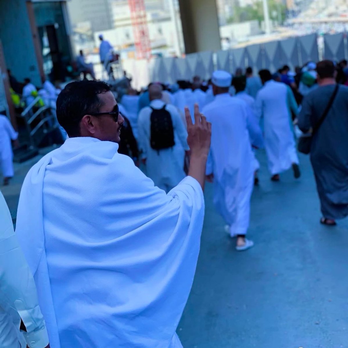 Alhmdulillah completed another holy journey of #Umrah. 
It’s always mesmerizing doing tawaf around #Kaba &amp; walking in between #SafaMarwah 

Prayed for loved ones Friends and for those who are struggling with war situations. 

May Almighty except all my prayers Ameen.