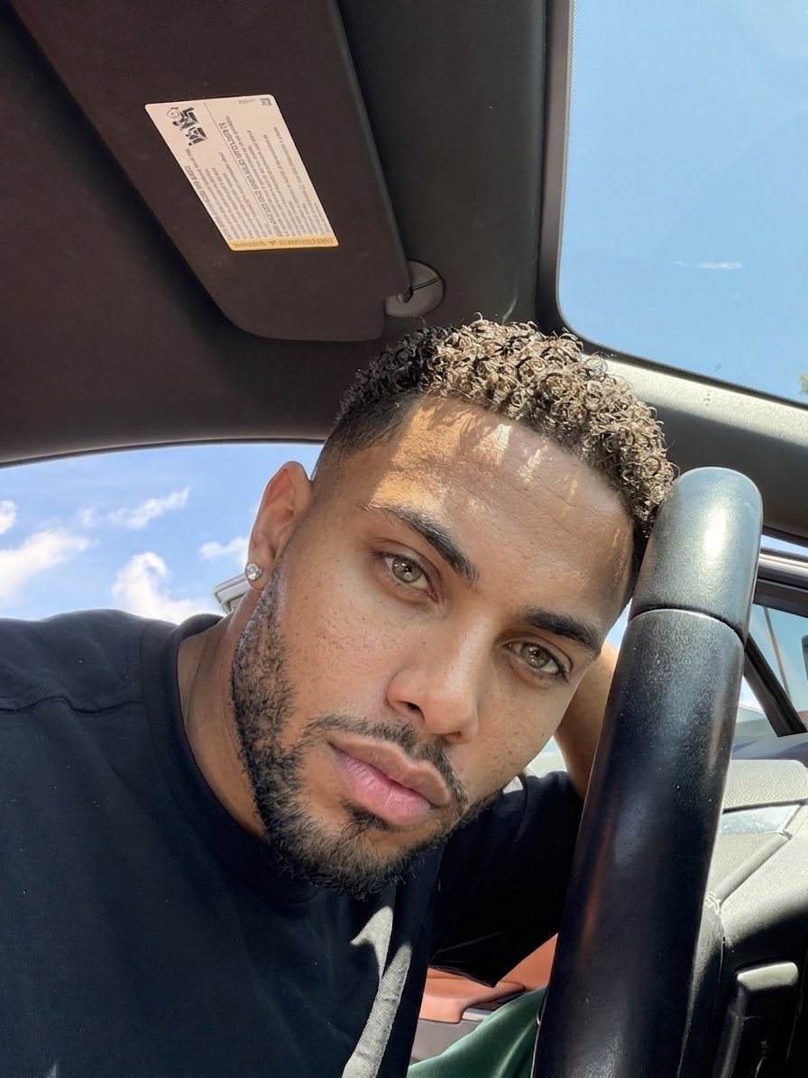 Who Is Rayle? tweet media