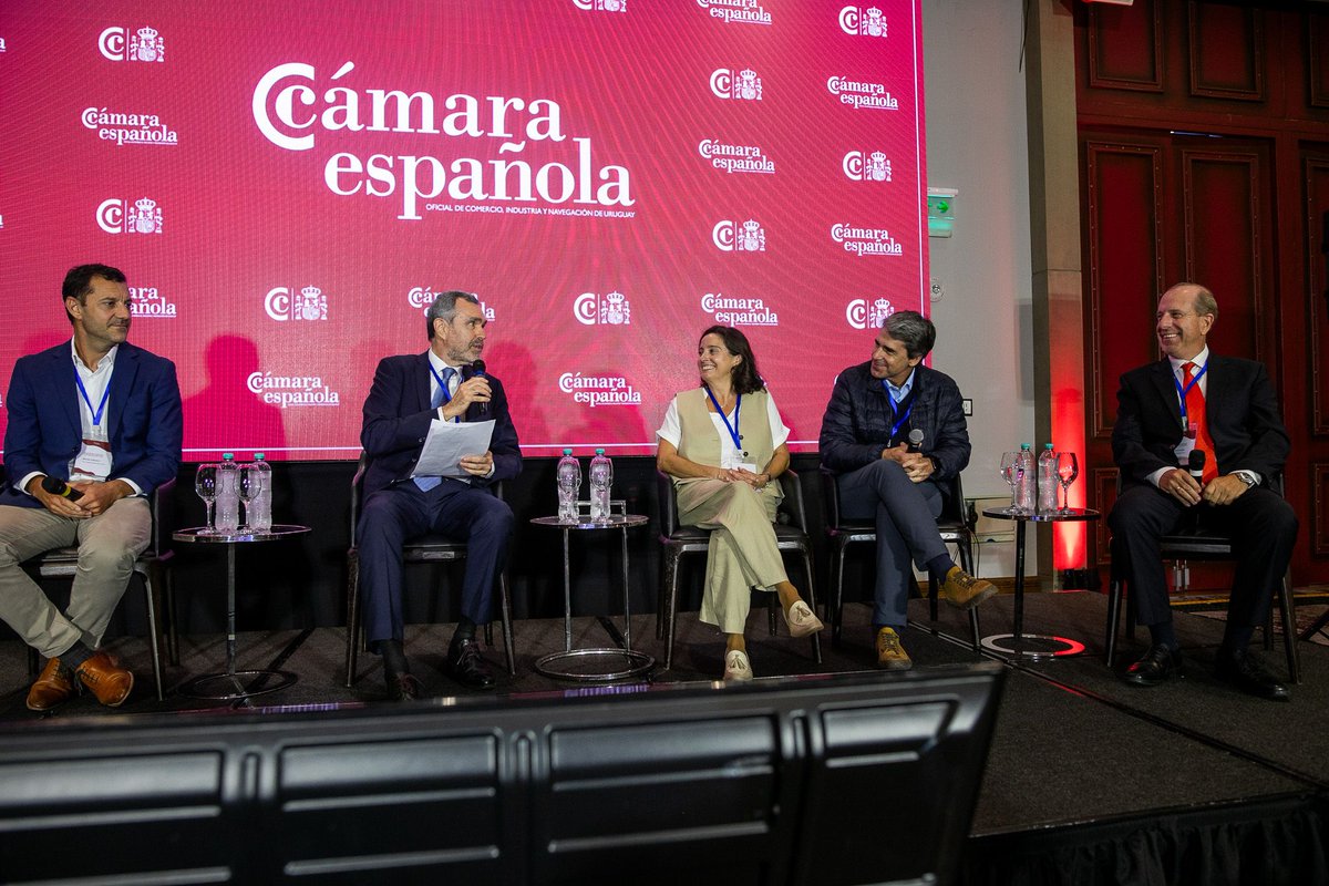 Bantotal's tweet photo. El 8 de abril participamos de la primera edición de Grow with Spain | La vía española, organizada por la @CamacoesUY 

Nuestro Gerente General, Pablo López, fue parte del panel “Abriendo Caminos: el ejemplo de las empresas uruguayas en España”, donde se abordaron los desafíos y oportunidades de la internacionalización de empresas uruguayas y el rol de España como puerta de acceso a Europa y al mundo.