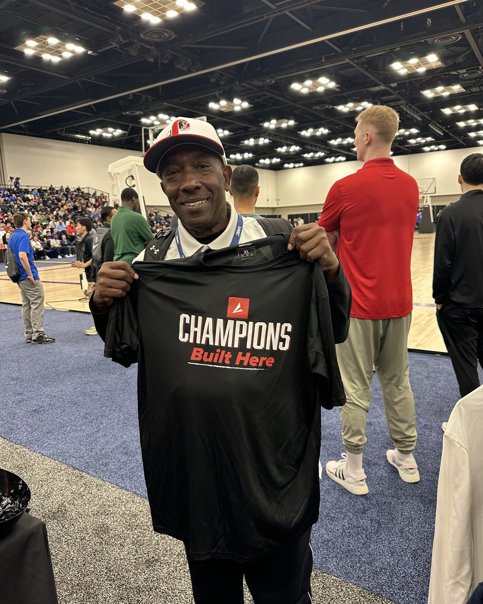 BSNSPORTS's tweet image. BSN SPORTS was on the ground at #NABC2026 in Indy, connecting with coaches across the country. As an official partner, we elevated our presence and built strong momentum—while taking in the energy of the NCAA Men’s Final Four. #FinalFour #CollegeBasketball