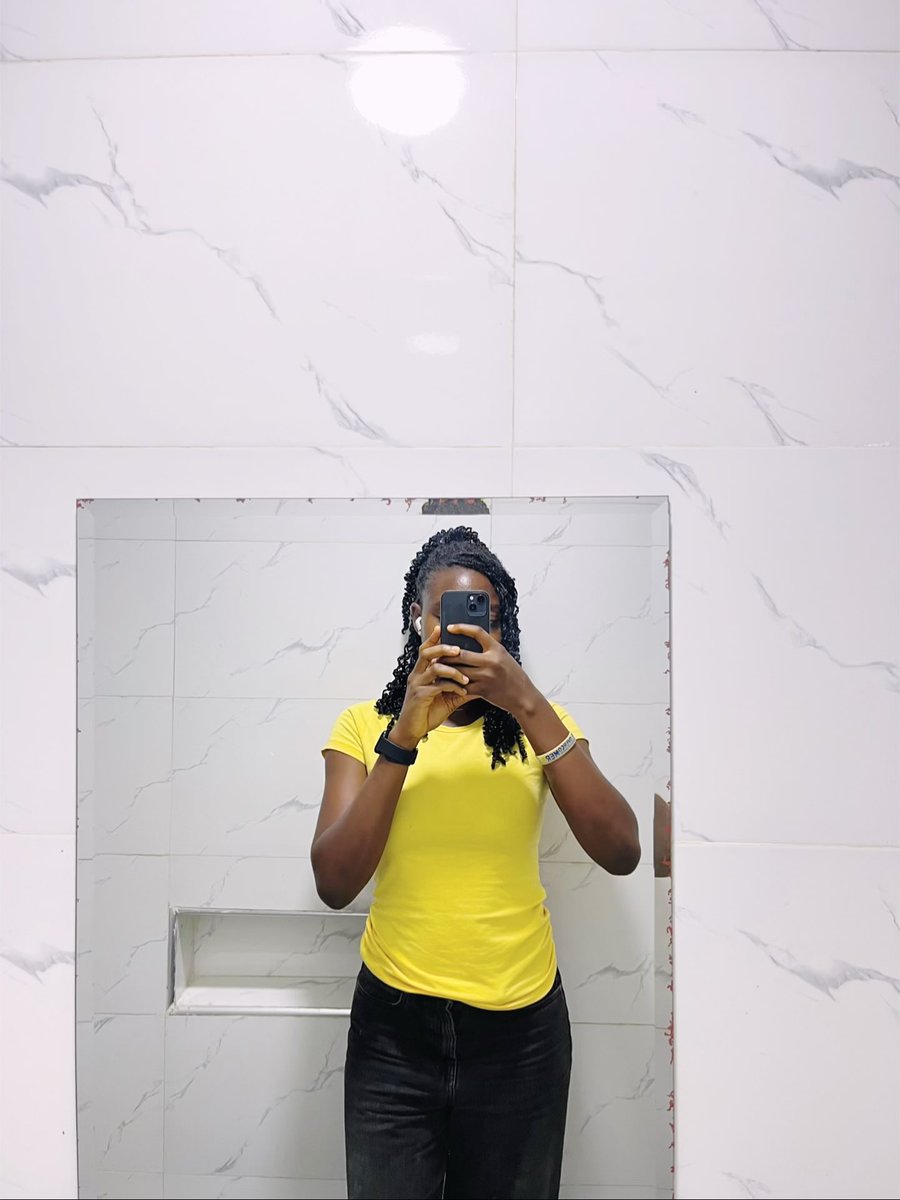 Designer Funmi tweet media