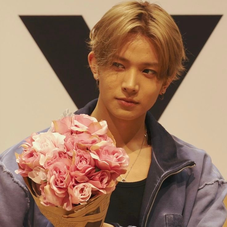 Kim Yuri tweet media