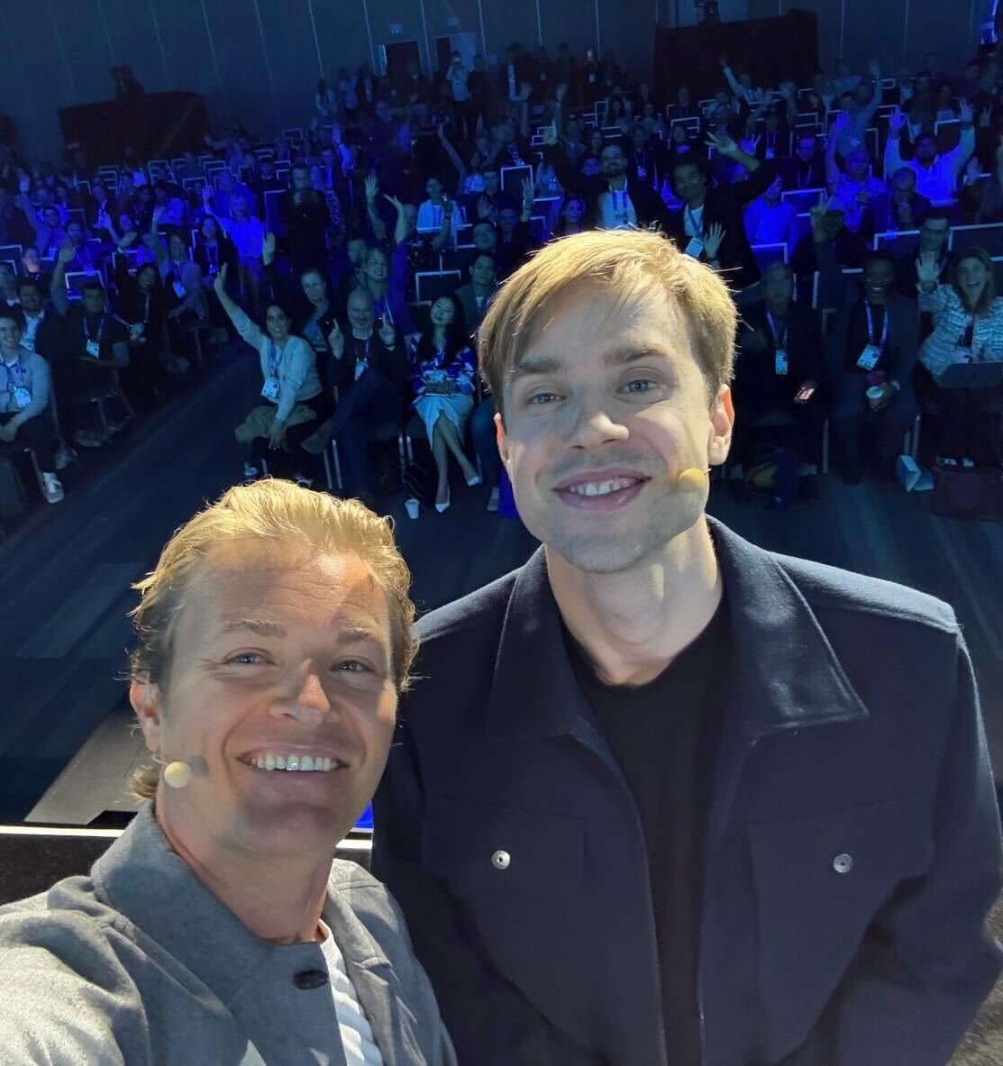 Anton Osika tweet media