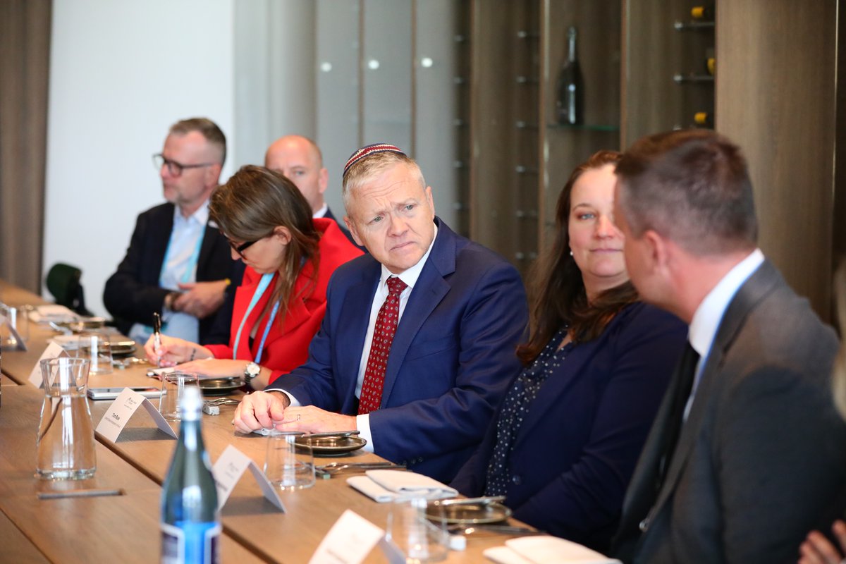 Ambasador Tom Rose tweet media