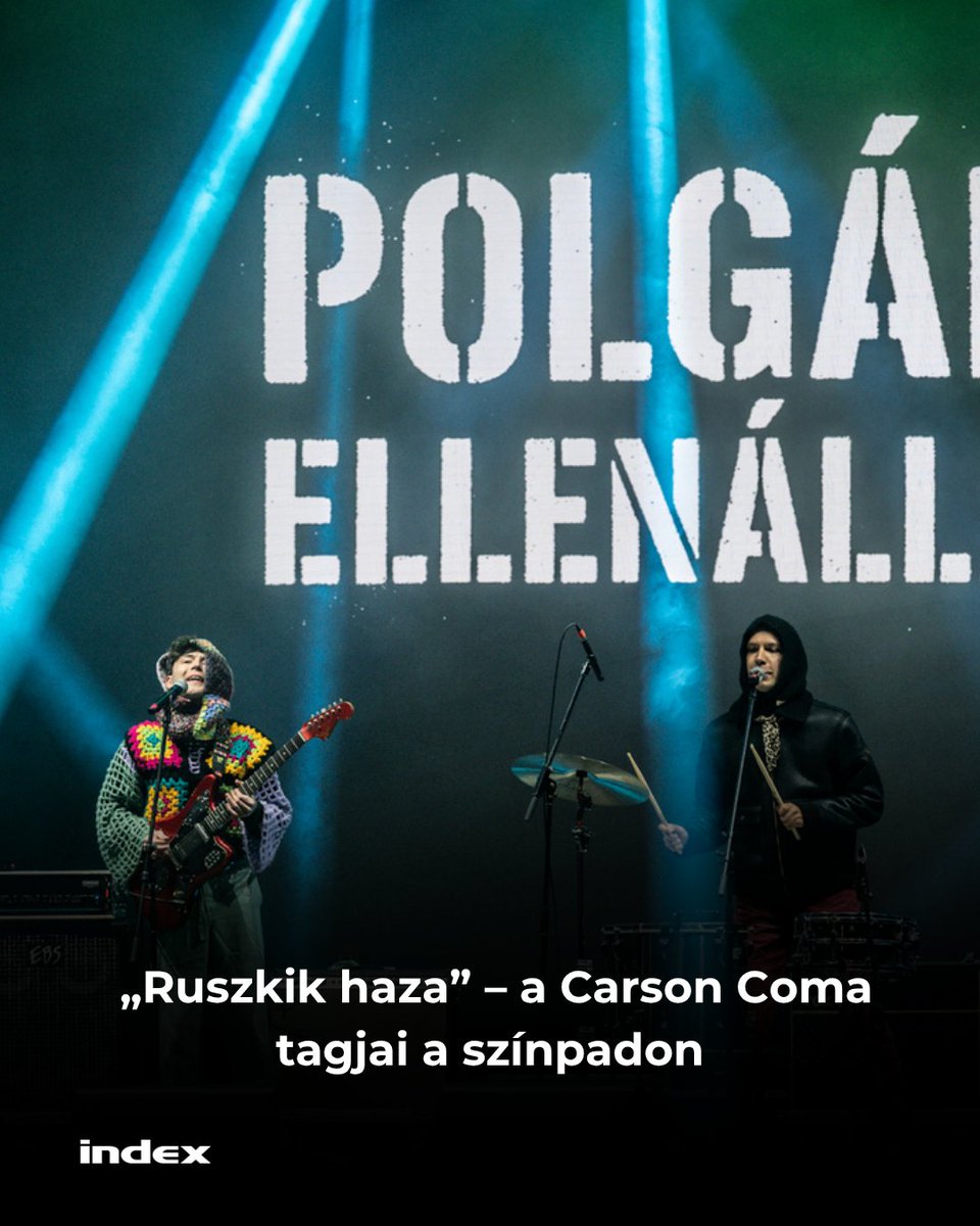 indexhu's tweet image. „Ha nem akartok olyanok lenni, mint Orbán Viktor, üvöltsétek: »Nem akarok olyan lenni, mint te«” – mondták, hozzátéve, találkozzunk vasárnap a szavazófülkében.

index.hu/belfold/2026/0…

Fotó: Németh Kata / Index

#Hungary #CarsonComa #concert #Budapest #indexhu
