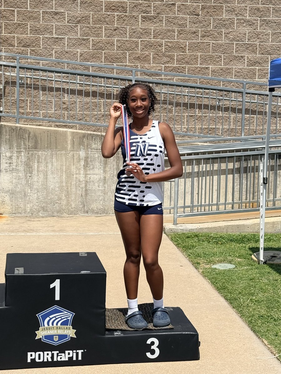 Nimitz_Track's tweet photo. Siani Moore with a PR and 3rd place medal in the high jump!
#AnchorDown https://t.co/ndiByD1dfK
