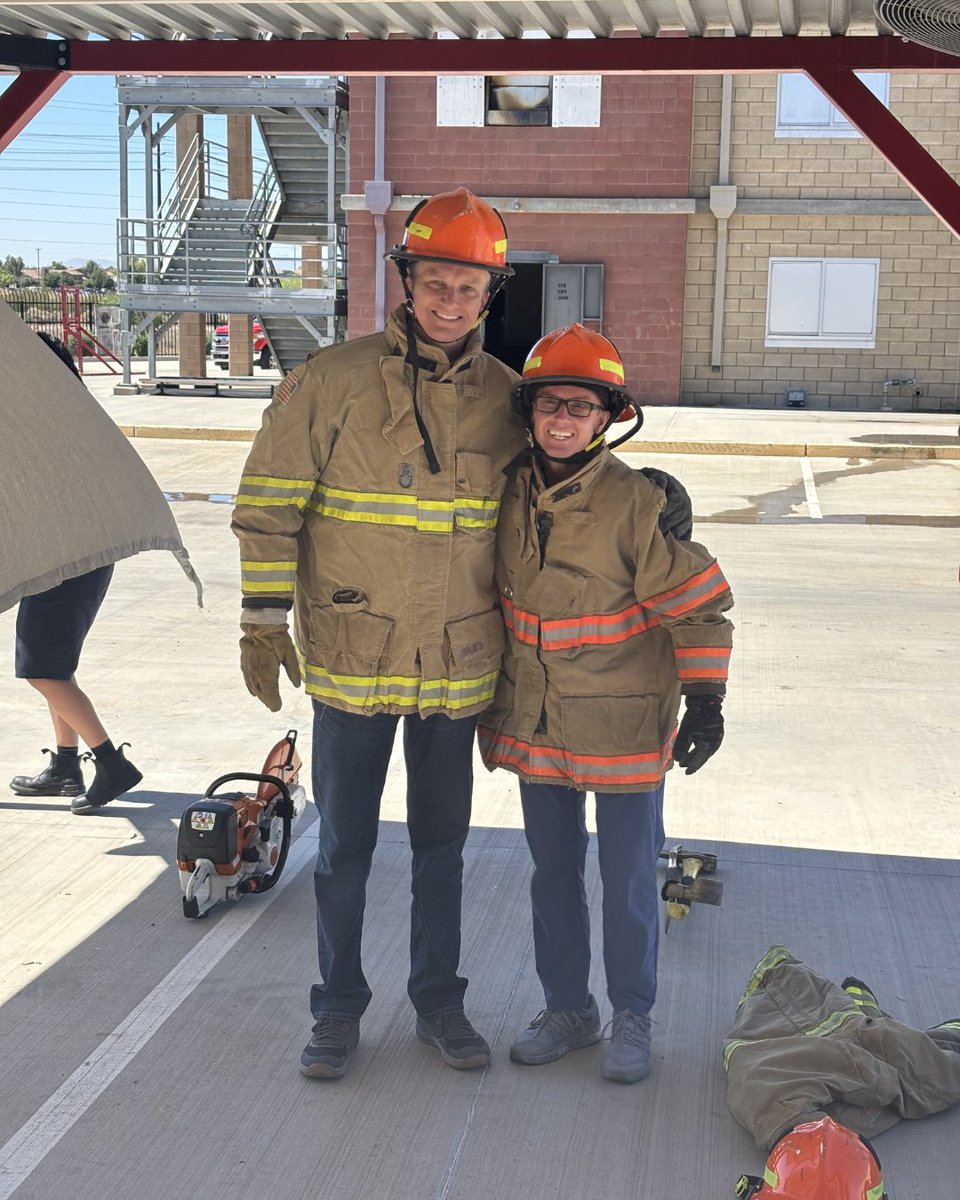 GLeadership's tweet photo. Thank you to the @GilbertPolice and @GilbertFireDept for showing Gilbert Leadership Class 34 what it takes to protect our community during Public Safety Day, presented by APS and @modernmomentsaz https://t.co/lE92sXblAf