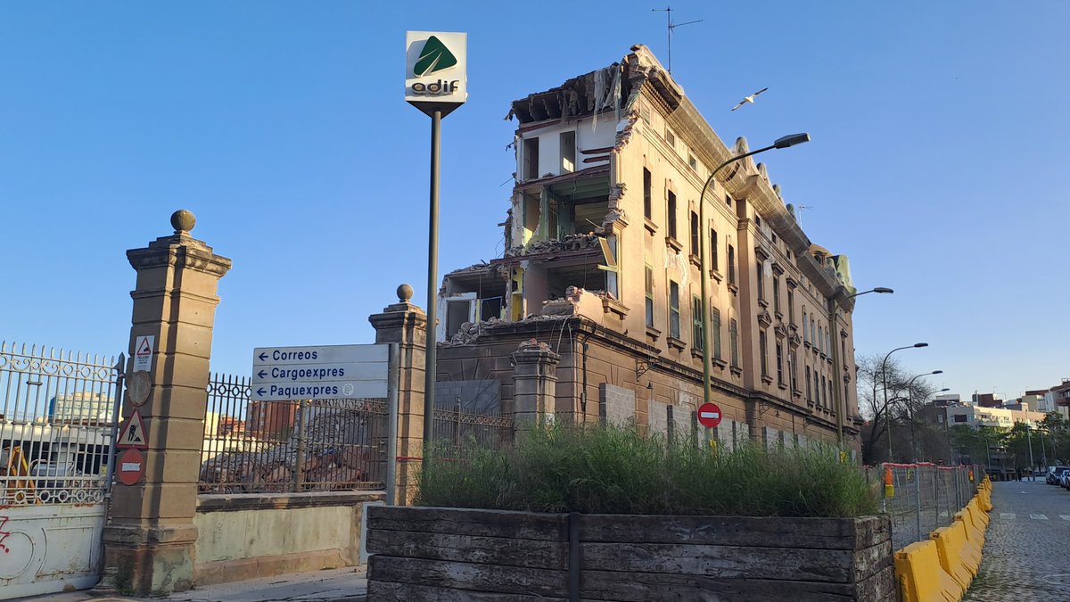 Històries de Barcelona tweet media