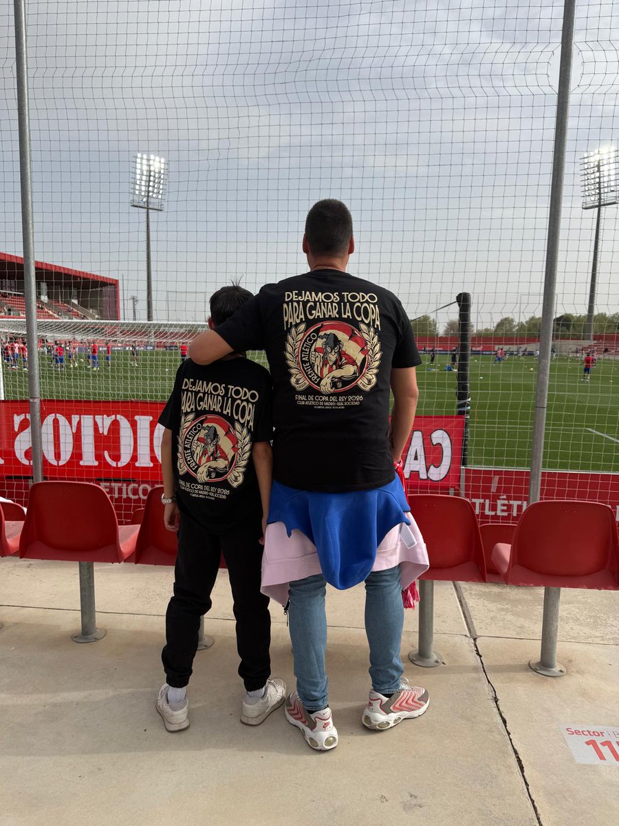 josesantorcaz's tweet photo. Partidazo @AtletiAcademia gracias a la gente de @Adictosatmp13 Volveremos https://t.co/0hl2M9d3b4
