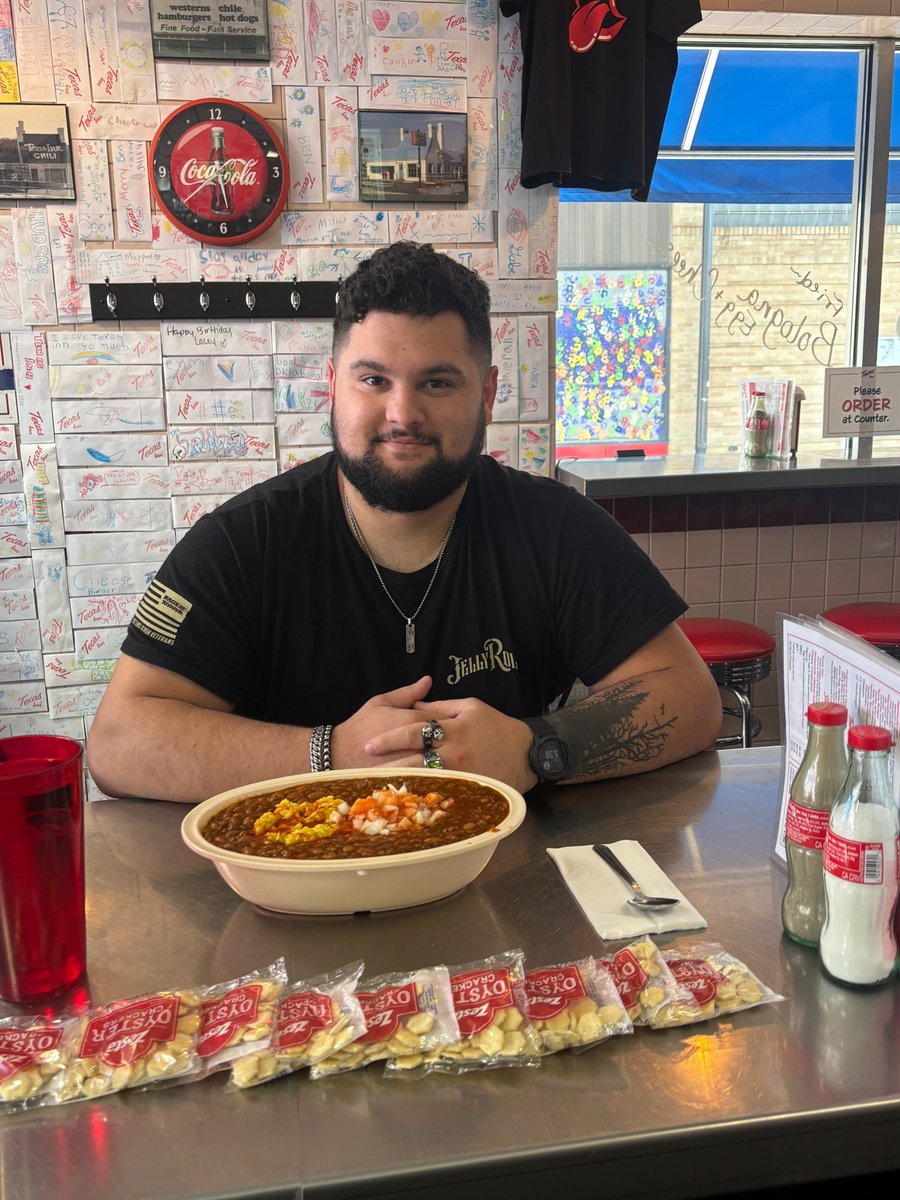 Texas Inn tweet media