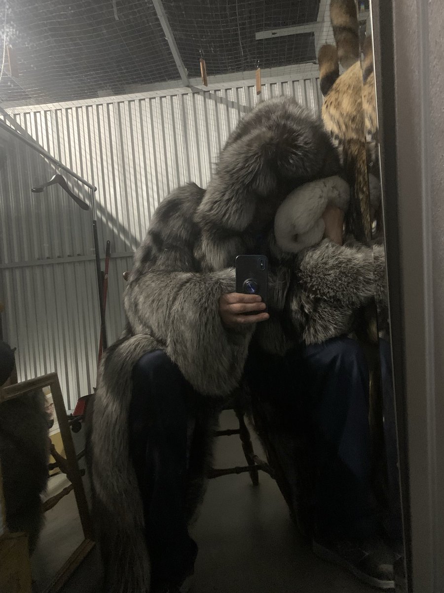 4furFURRRR tweet media